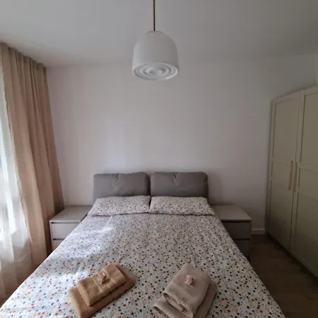 Lejlighed Miejski Z 2 Sypialniami ,garazem I Tarasem