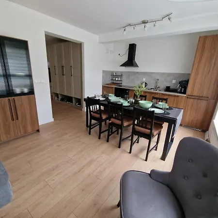 Miejski Z 2 Sypialniami ,garazem I Tarasem Kołobrzeg