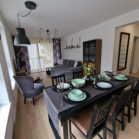 Miejski Z 2 Sypialniami ,garazem I Tarasem * Kołobrzeg