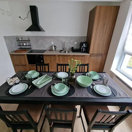 Miejski Z 2 Sypialniami ,garazem I Tarasem *